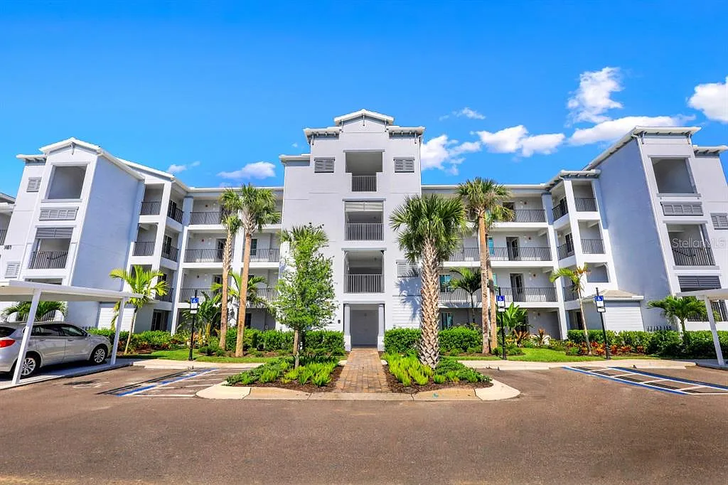 3 bed, 2.0 bath, 1301 sqft, $6,500 — Photo 2