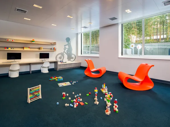 530 West 45th Street image 6 of 9