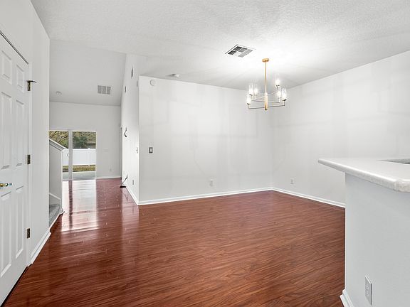 5th image of 534 Wooded Crossing Cir
