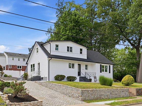 3rd image of 768 Birch Ave
