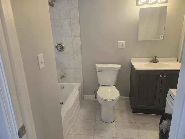 209 Granite St #1F — Photo 2