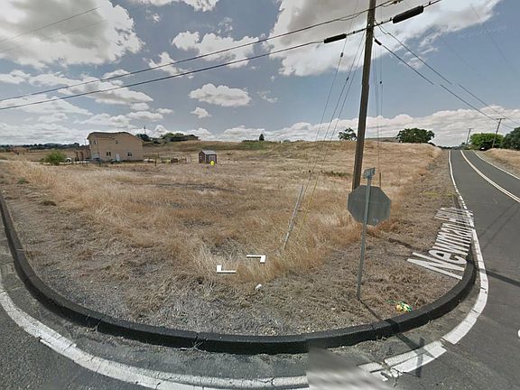 4th image of 2270 Village Dr