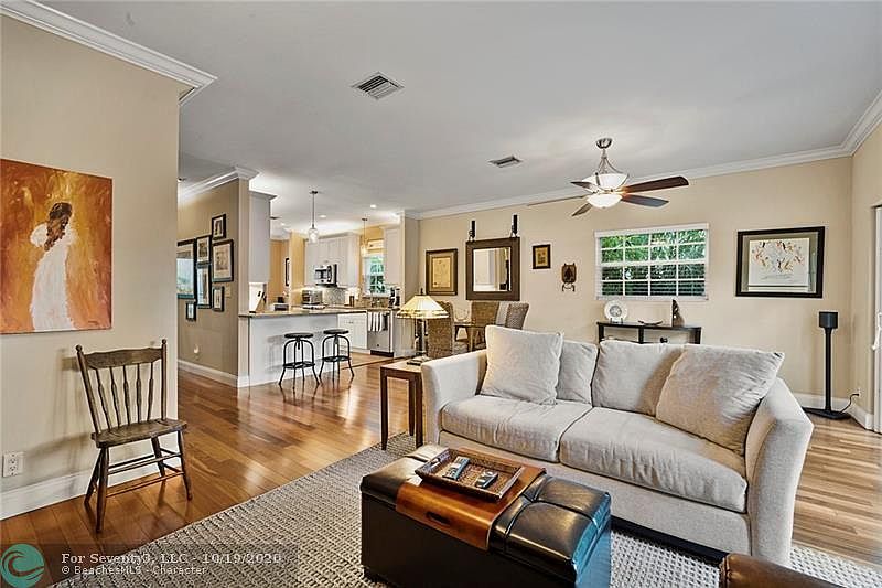 1st image of 620 NE 9th Ave APT 5