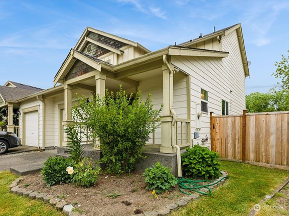 2nd image of 3586 Oxbow Avenue E