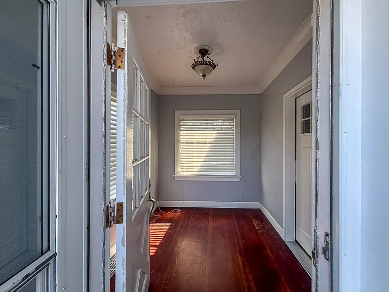 235 SE Lechner St — Photo 7