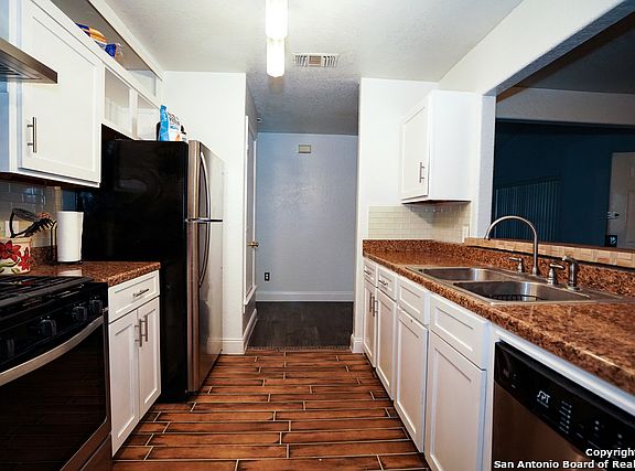 4th image of 5010 Driskill St