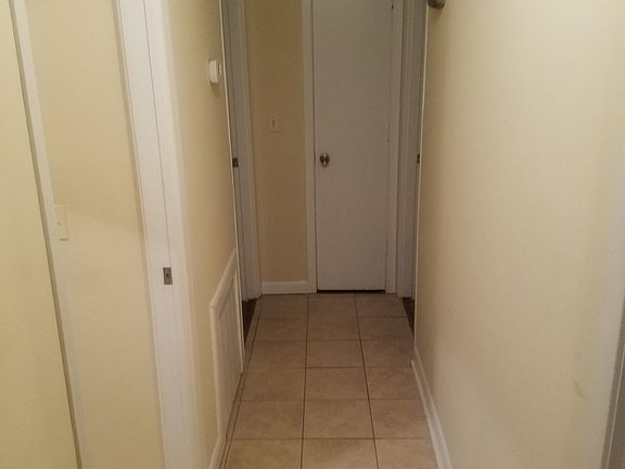 2nd image of 205 Pine St