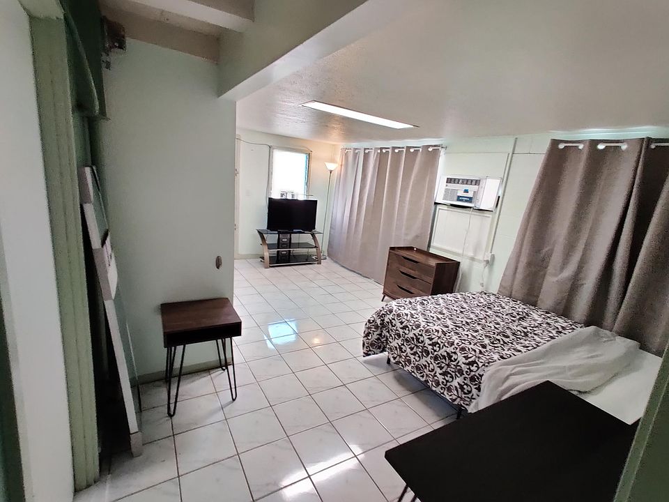 About 200sf room