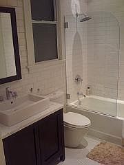4th image of 752 Baker St