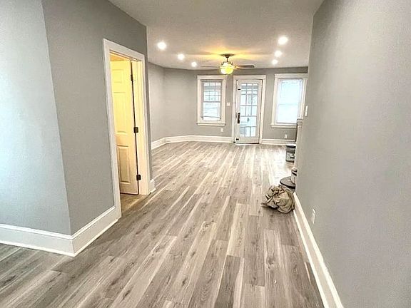 5th image of 4449 Morris St