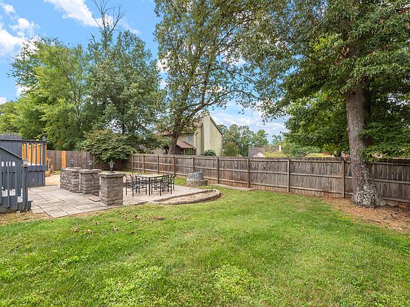 2nd image of 7127 Presidential Ln