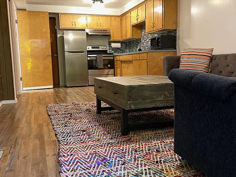 520 W Kansas Ave — Photo 4