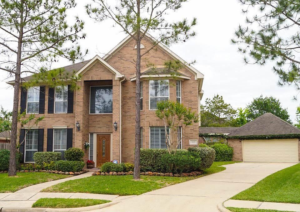 1st image of 3227 Edgewood Dr