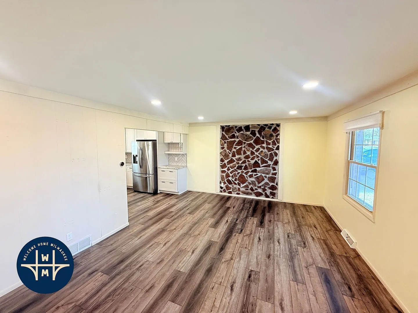 4 bed, 1.5 bath, 1979 sqft, $2,998 — Photo 4