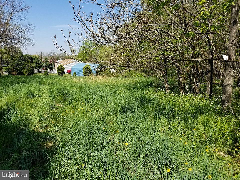2nd image of Broad Ln