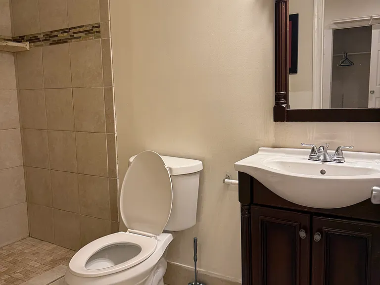 11707 Lakeway Dr — Photo 6