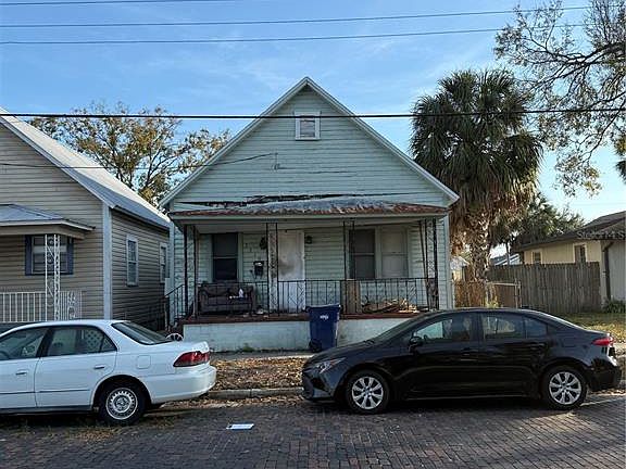 2nd image of 2310 W Walnut St