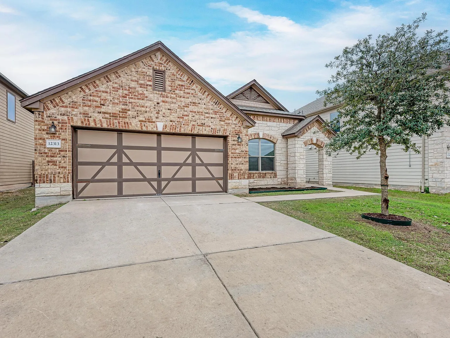3 bed, 2.0 bath, 1605 sqft, $1,850 — Photo 2