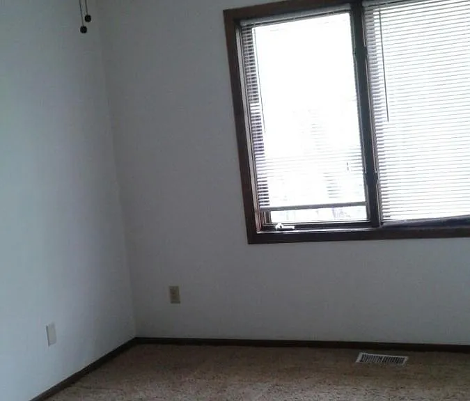 1411 Farrington St #B — Photo 5
