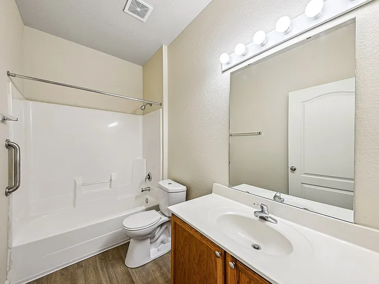 Glenmary Village Apartments — Photo 4