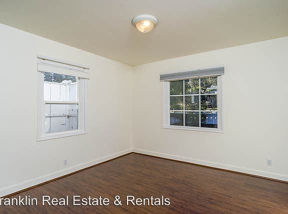 5th image of 456 Broad St