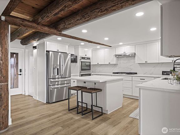 4th image of 6358 S Island Drive