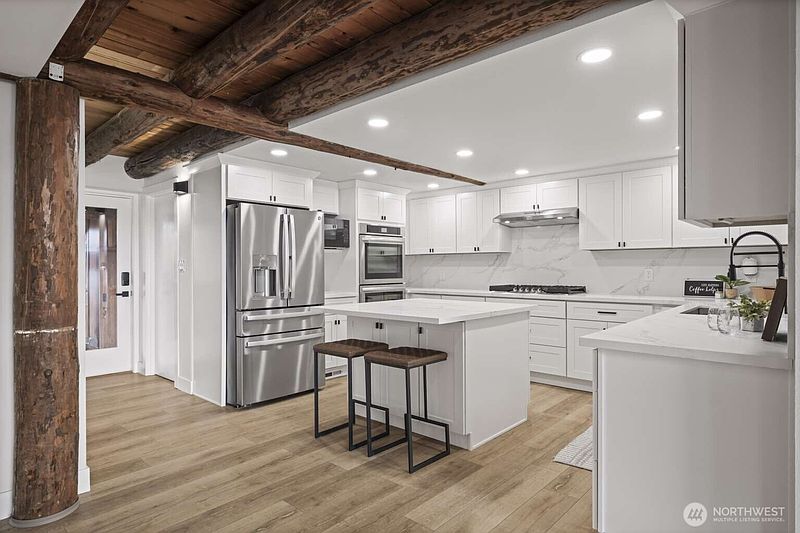 4th image of 6358 S Island Drive