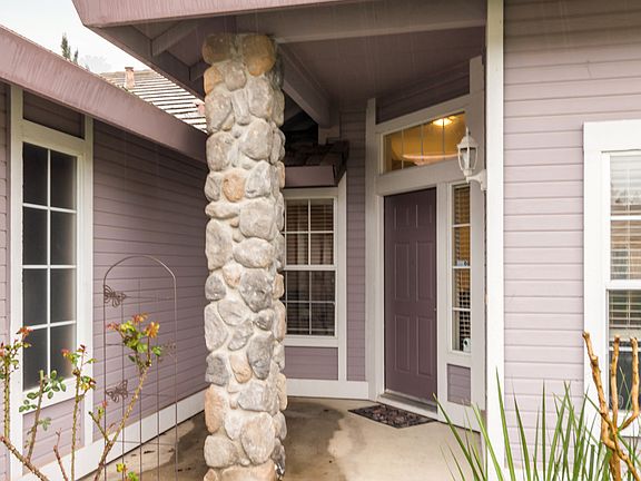 3rd image of 9008 Hooded Crane Ct