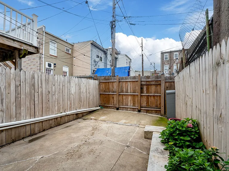 611 Oldham St — Photo 26