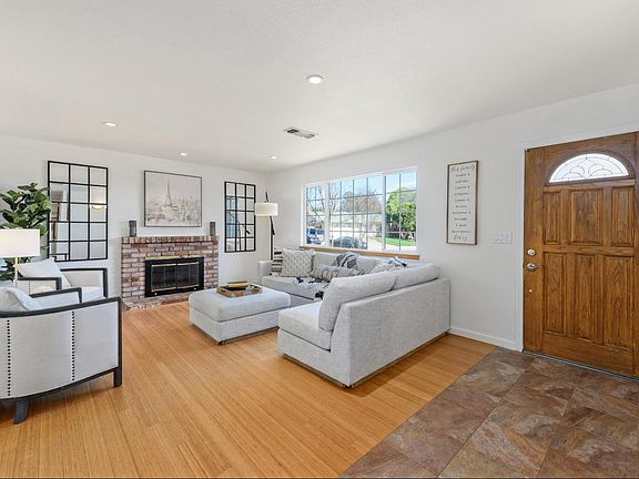 2nd image of 555 Biscayne Ct