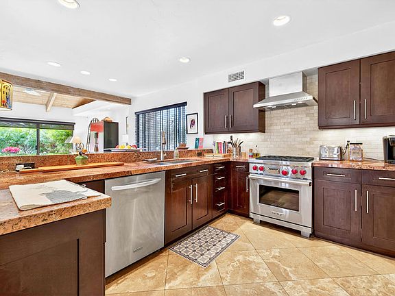 5th image of 382 Wimbledon Dr