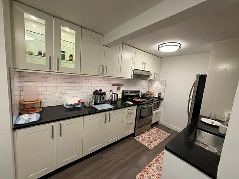 3 bed, 984 sqft, $1,100 — Photo 2