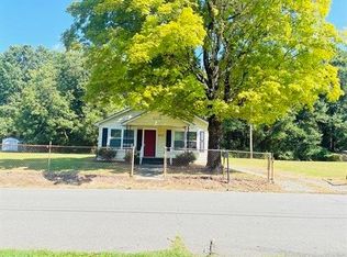 2710 Birchfield Ln, Gastonia, NC 28056