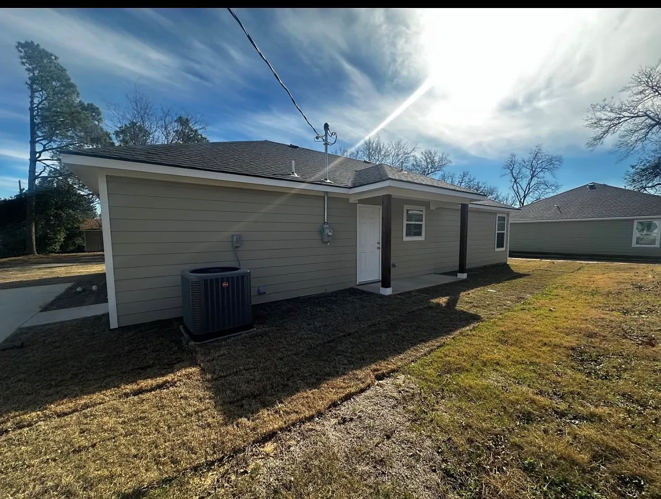 3 bed, 2.0 bath, 1470 sqft, $1,450 — Photo 2