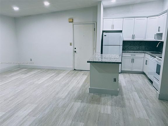 4th image of 10923 W Clairmont Cir #202