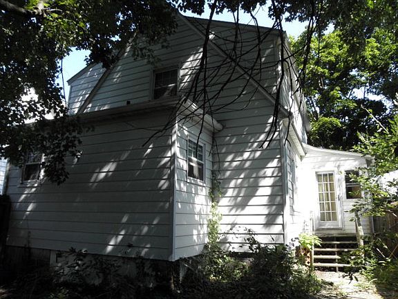 3rd image of 106 Greenbrier Ct