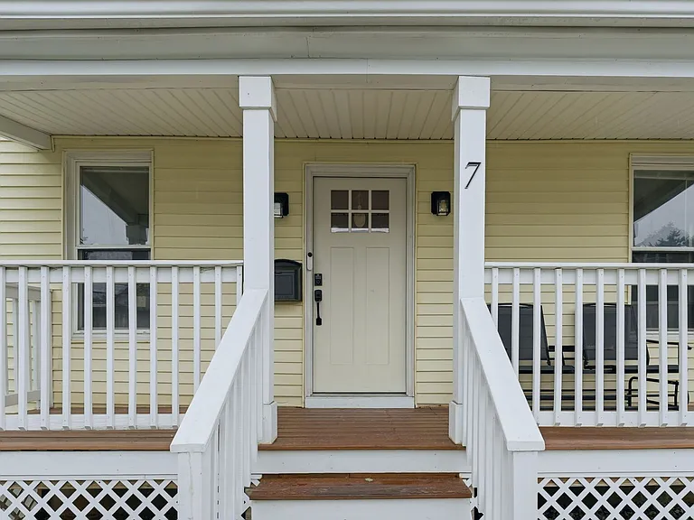 7 Fairview Ave — Photo 5