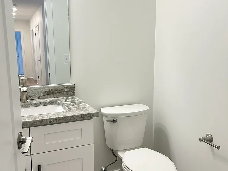 57 Monroe Ave #2 — Photo 4