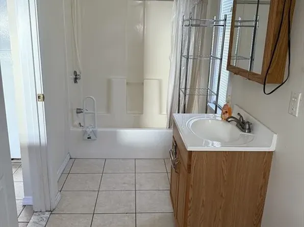 66 Cottage St #1, Everett, MA 02149