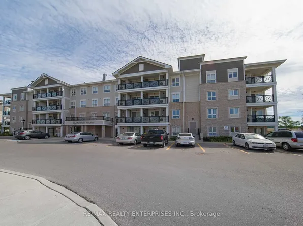 1045 Nadalin Hts #302, Milton, ON L9T 8R5