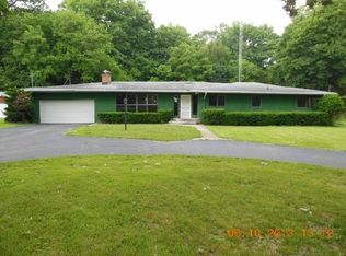 335 Old Mill Rd, Plano, IL 60545