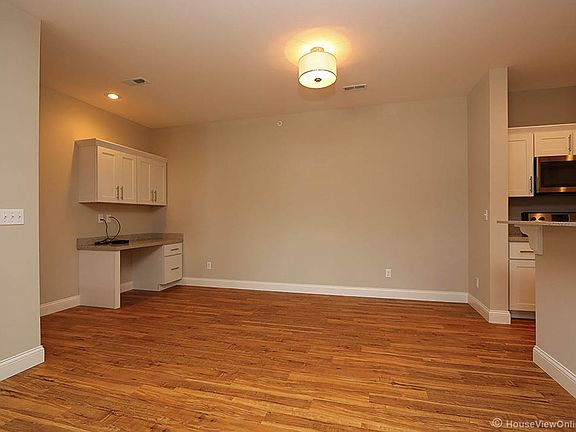 4th image of 2006 Walden Blvd #204