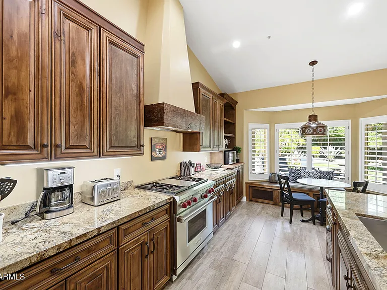 7642 E Hartford Dr — Photo 11