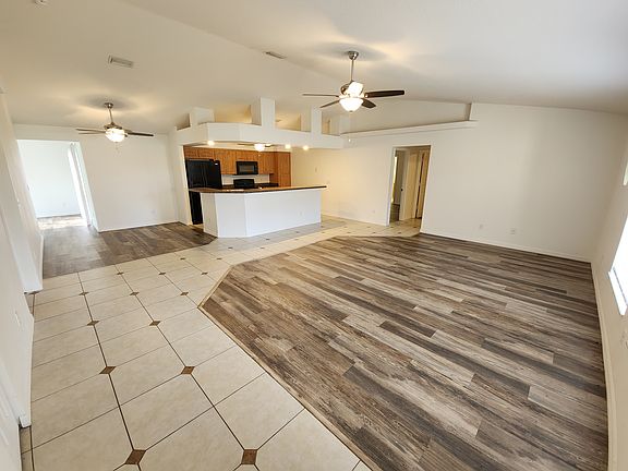 5th image of 2103 Queen Palm Dr