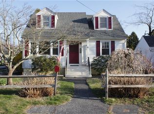 56 Greenway Rd, New London, CT 06320