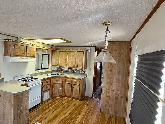2nd image of 1170 W Wabash St Lot 41