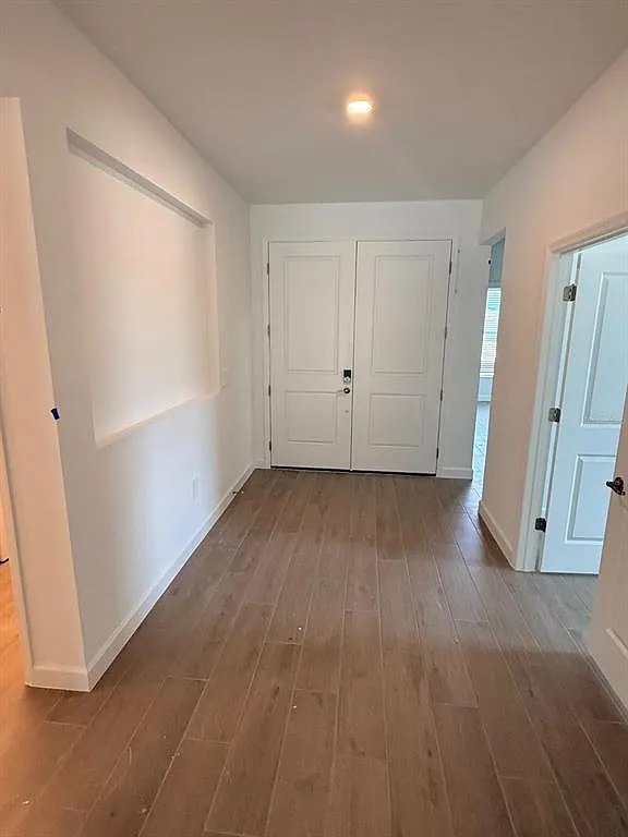 3 bed, 3.0 bath, 2434 sqft, $3,000 — Photo 3