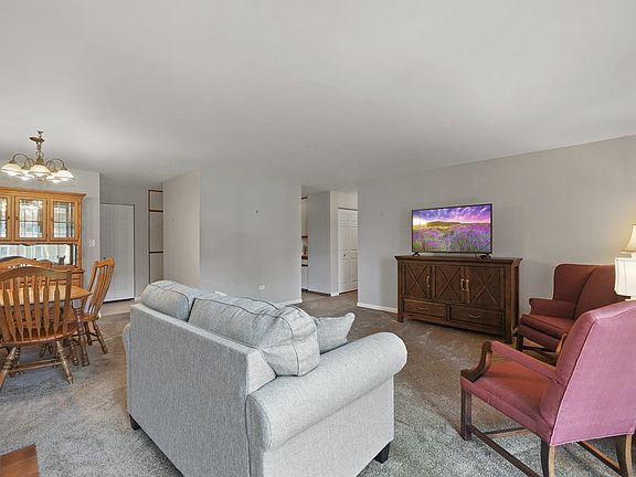 4th image of 1049 W Ogden Ave APT 207
