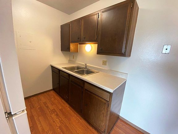 5th image of 510 E 6th St #Ab921f15f