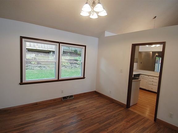 4th image of 5069 Whittier Ln